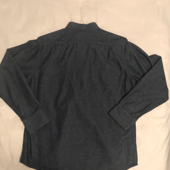 Untuckit blue button up shirt. - Picture 3 of 3